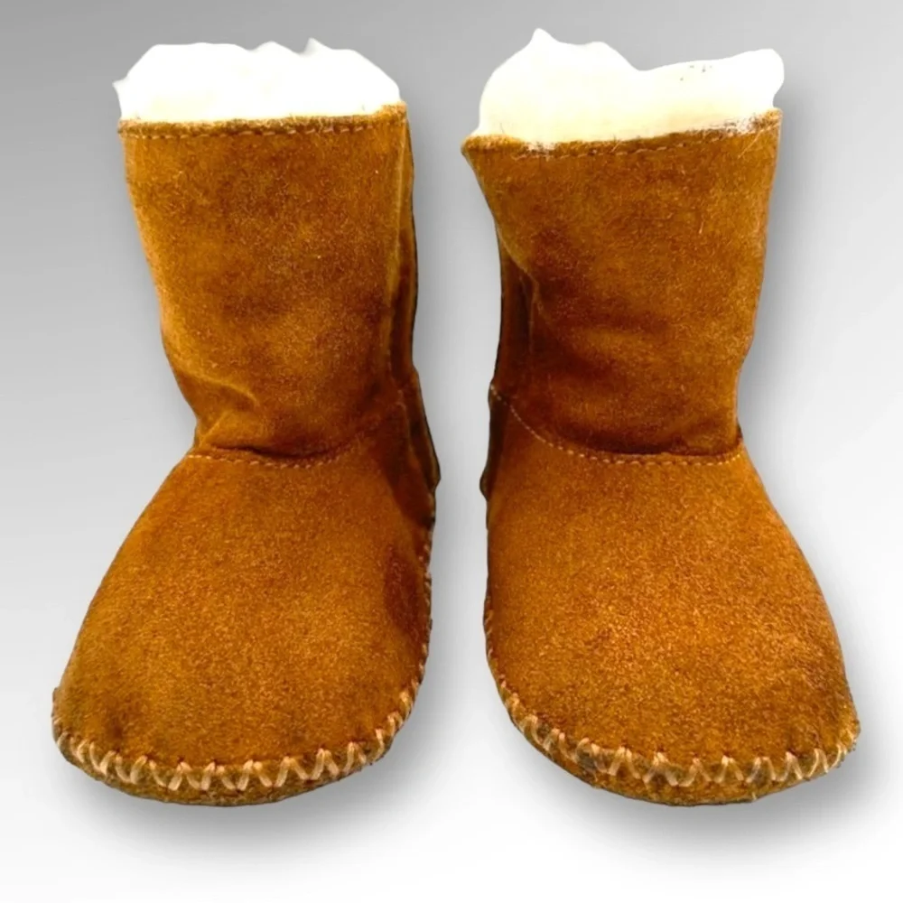 UGG Australia Toddler Chestnut Brown Sheepskin Short Winter Snow Boots Size 4/5